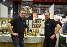 Mont Blanc Food heeft op de beurs een nieuwe lijn toastjes, pasta’s en artisjokken. Op de foto zie je Bert Doorn (links) en Leo den Hamer (rechts).